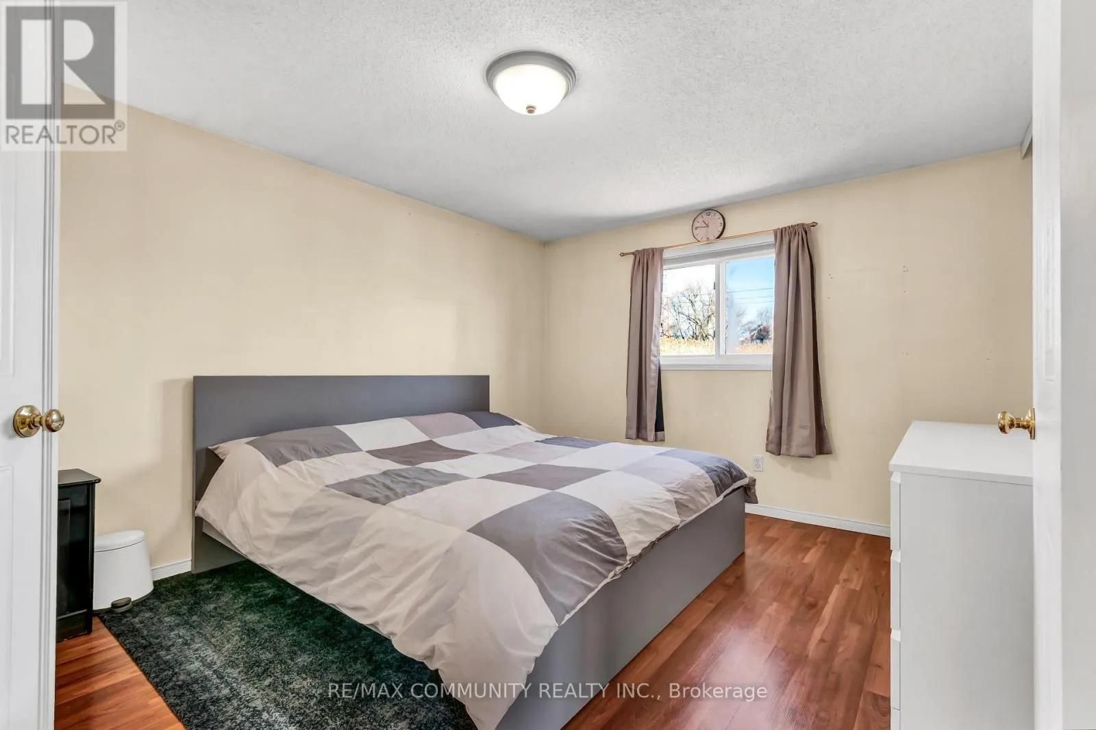 1376 TROWBRIDGE DRIVE