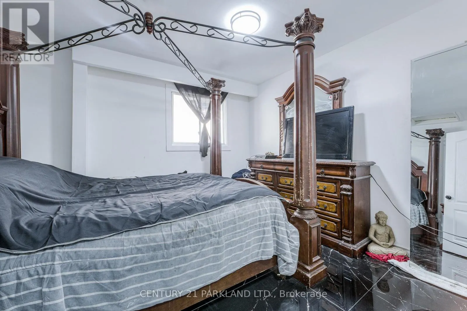 22 GATESVIEW AVENUE