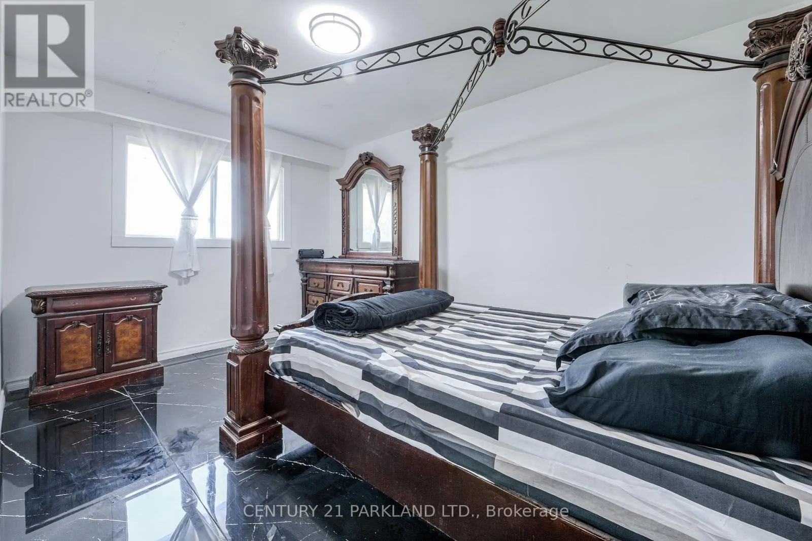 22 GATESVIEW AVENUE