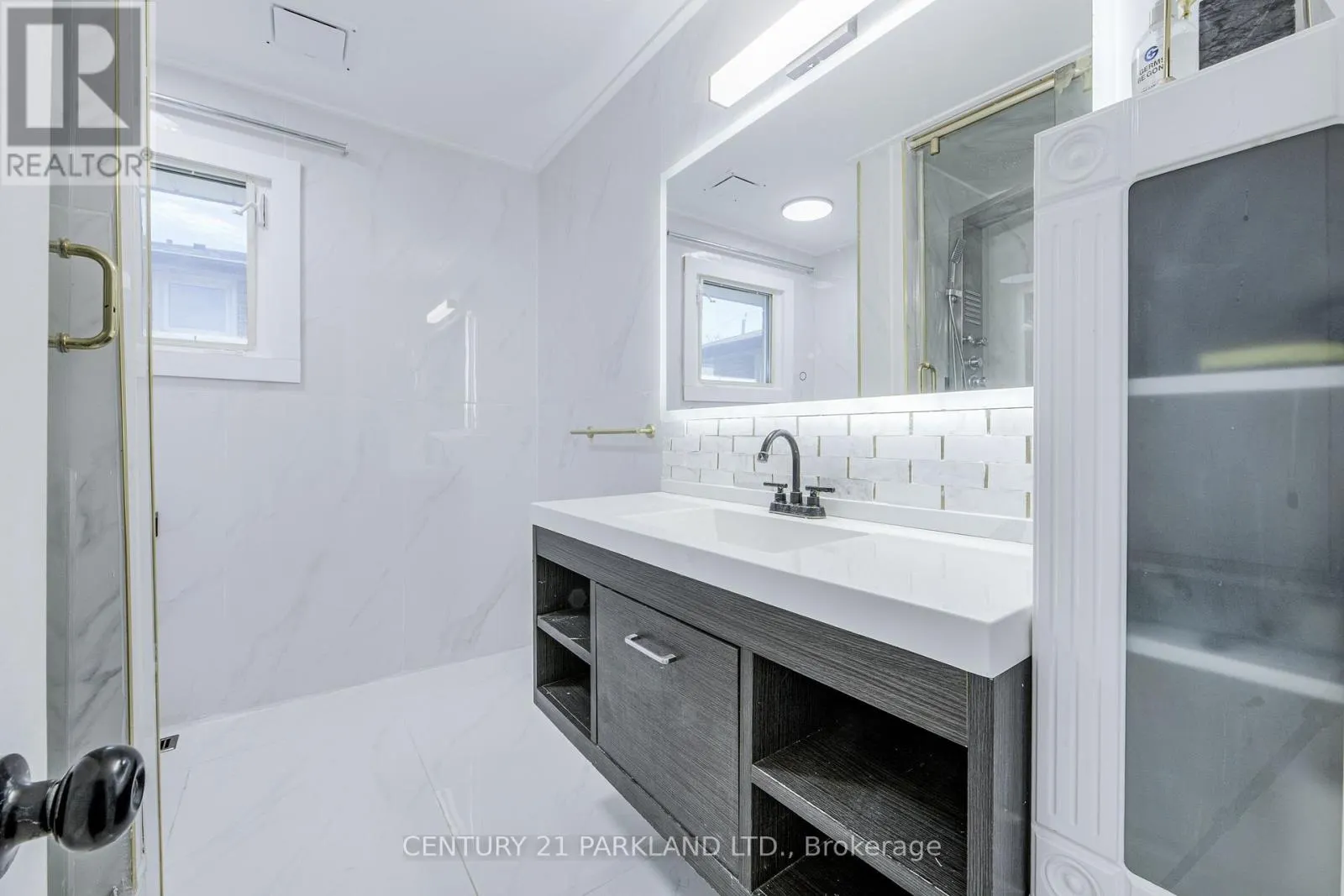 22 GATESVIEW AVENUE