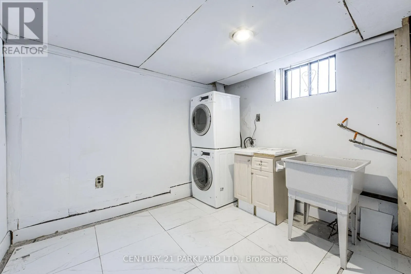 22 GATESVIEW AVENUE