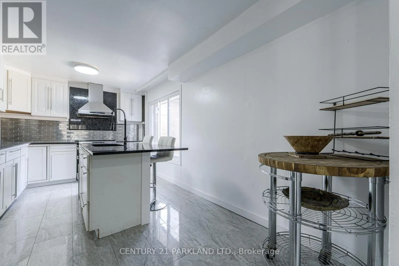 22 GATESVIEW AVENUE