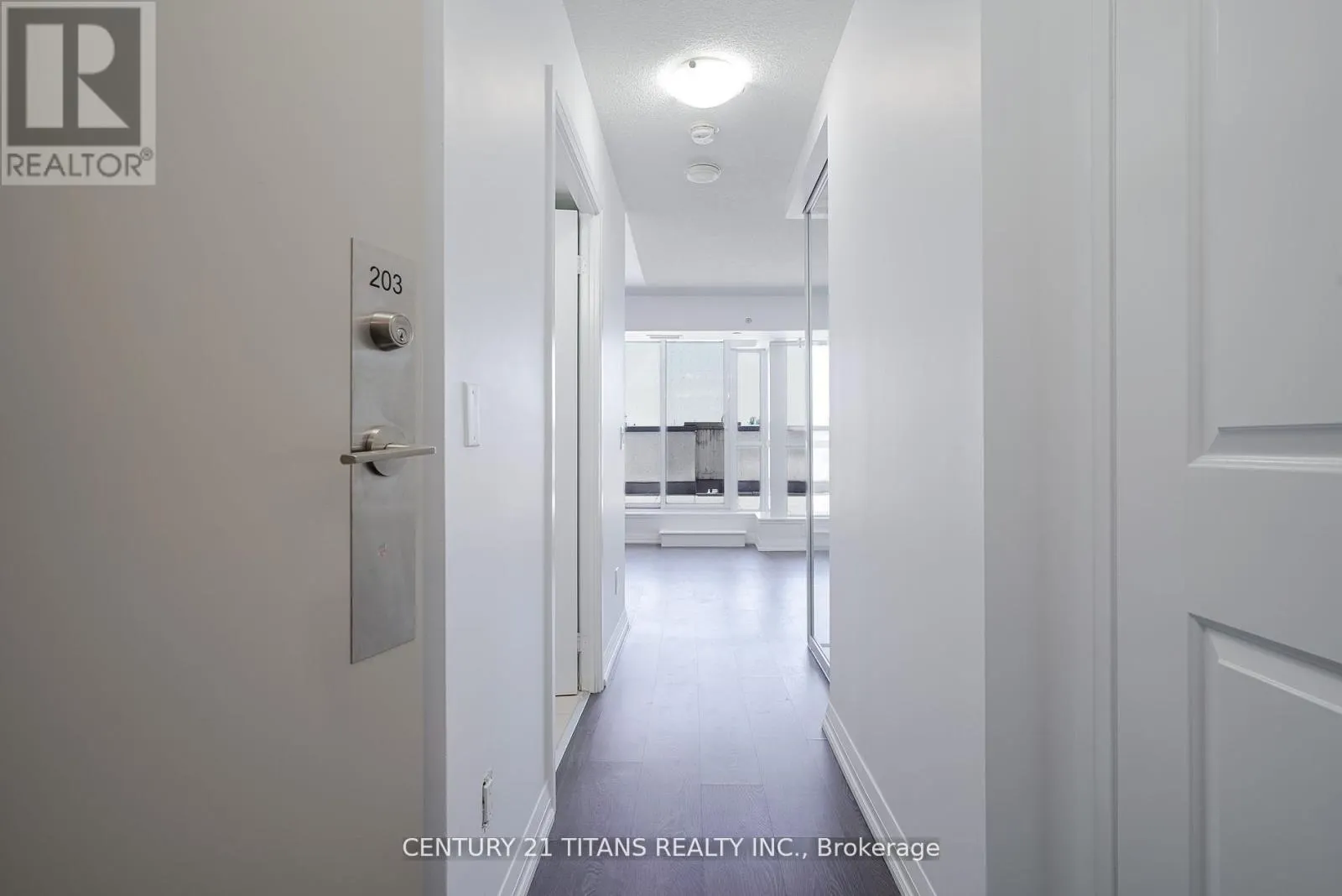 203 - 30 MEADOWGLEN PLACE