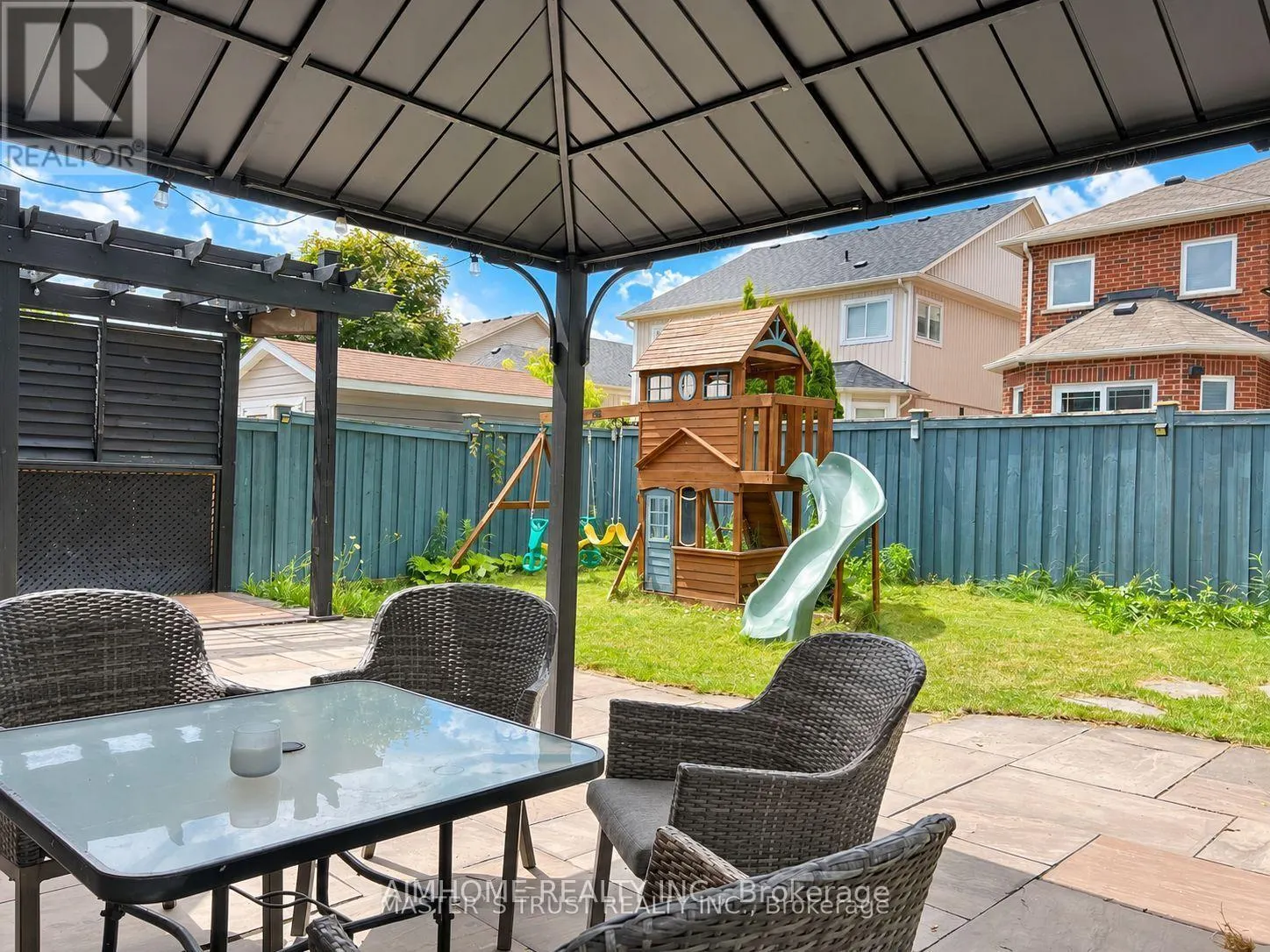 99 ROCKLAND CRESCENT