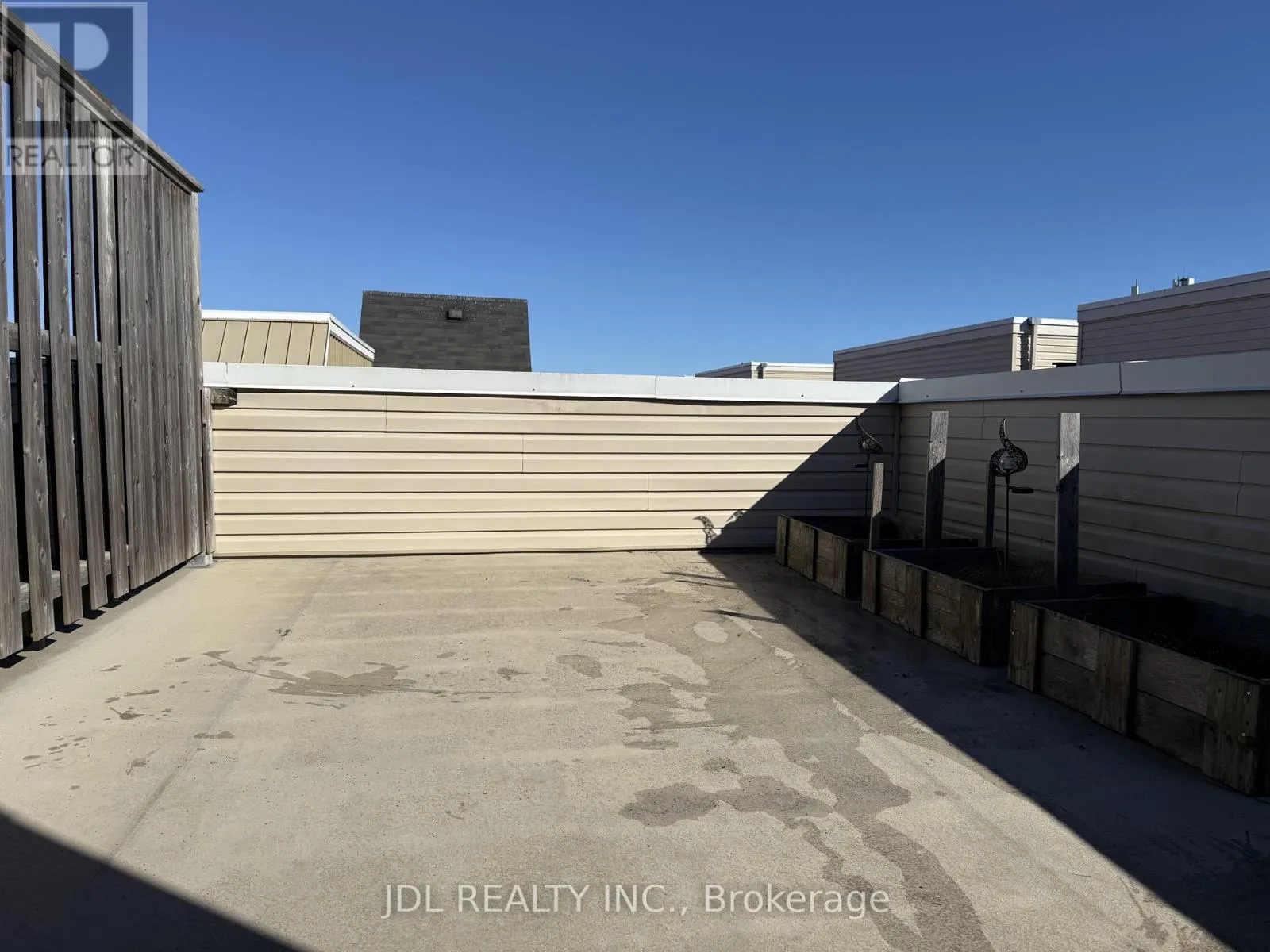 2 FAIRHEAD MEWS