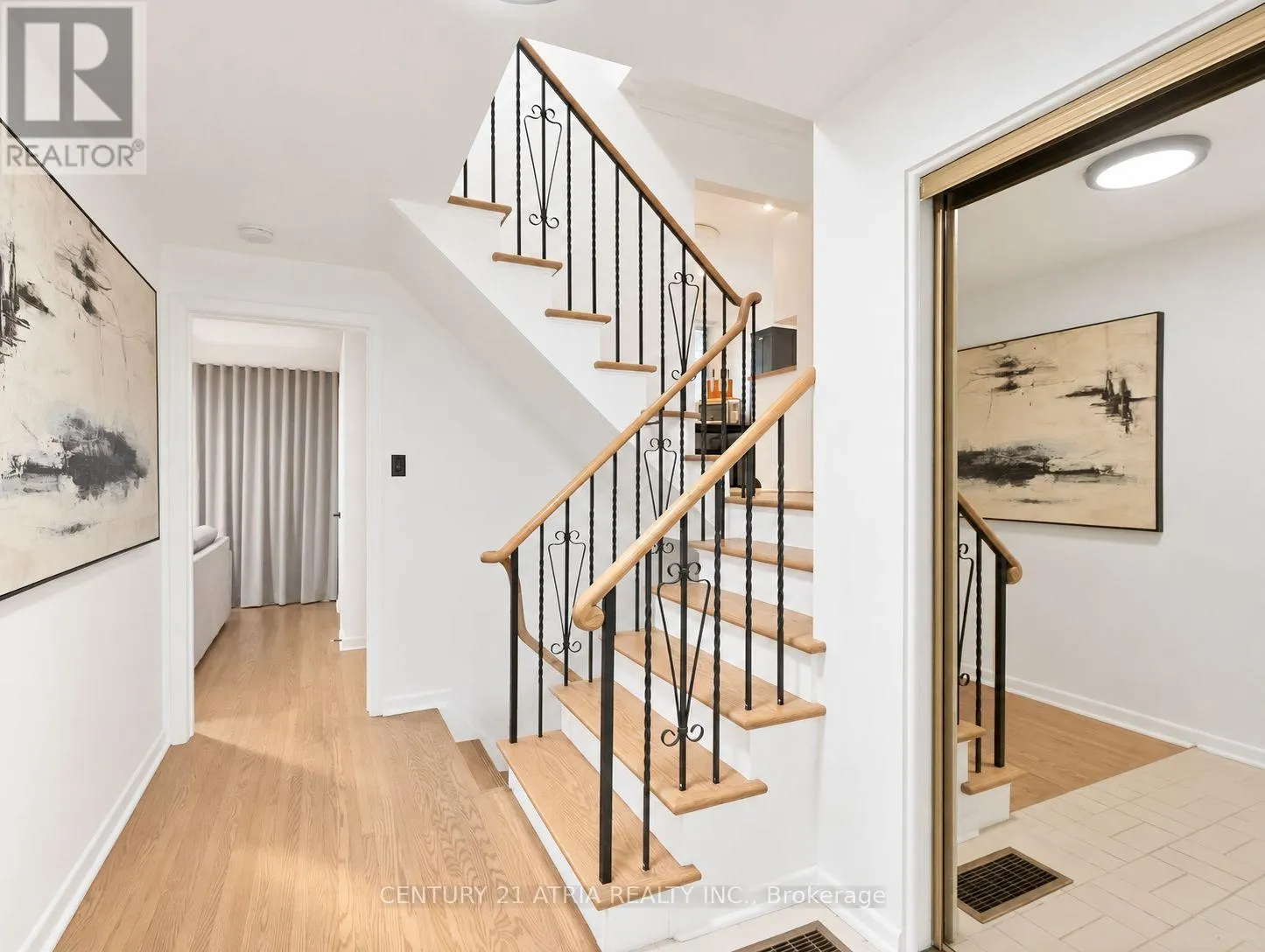 18 CASTLEDENE CRESCENT