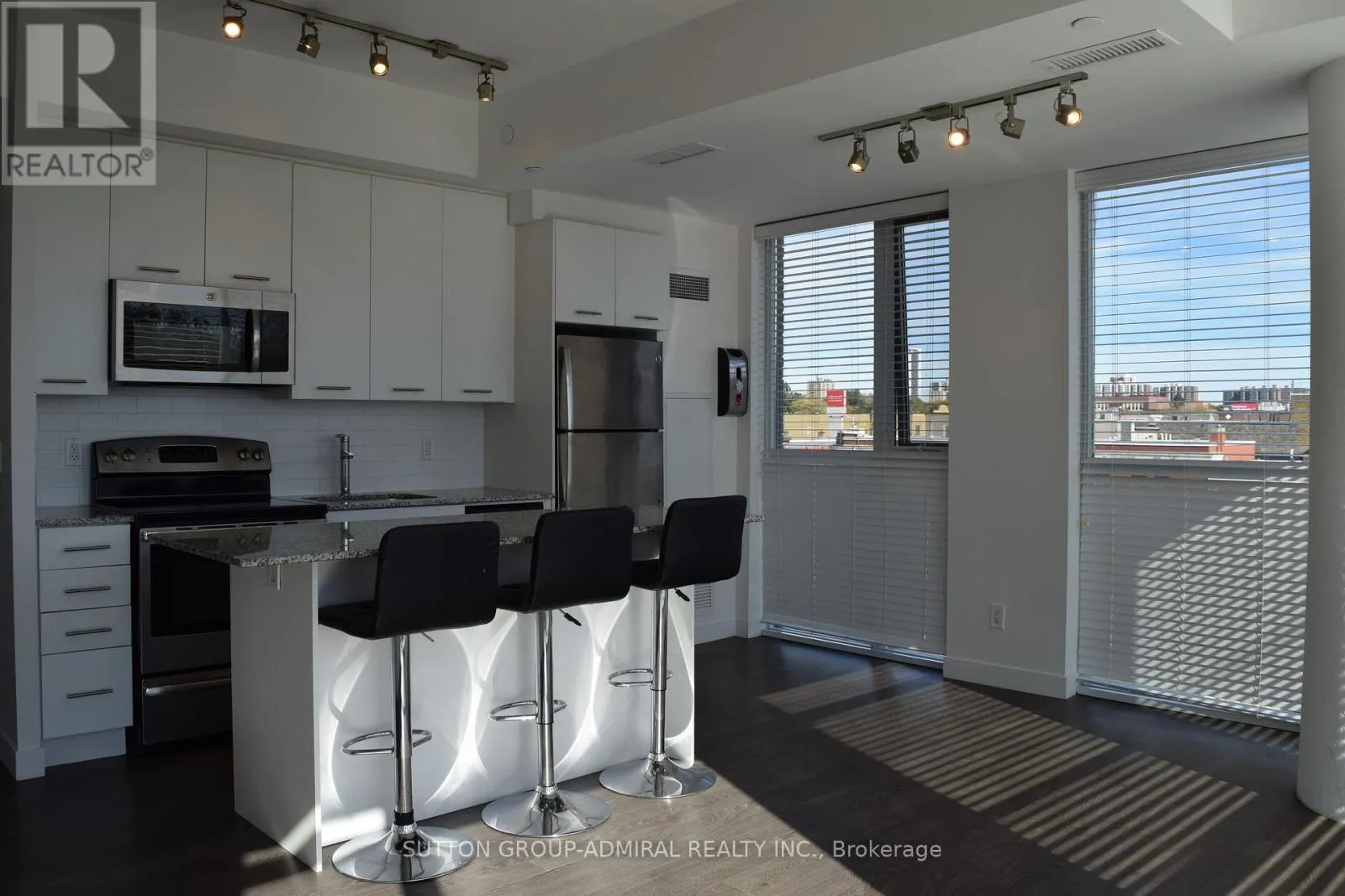 UNIT# 411 - 2055 DANFORTH AVENUE