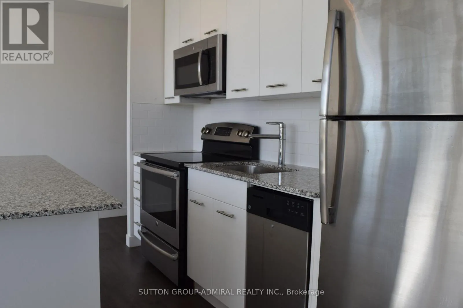 UNIT# 411 - 2055 DANFORTH AVENUE