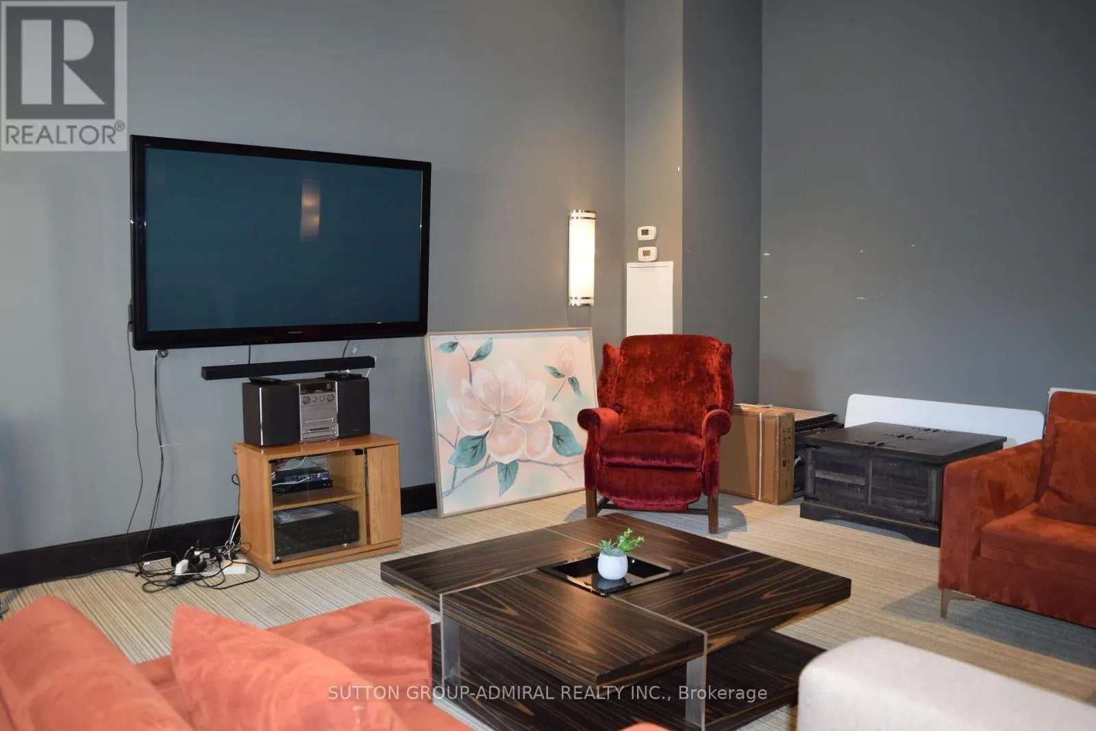 UNIT# 411 - 2055 DANFORTH AVENUE