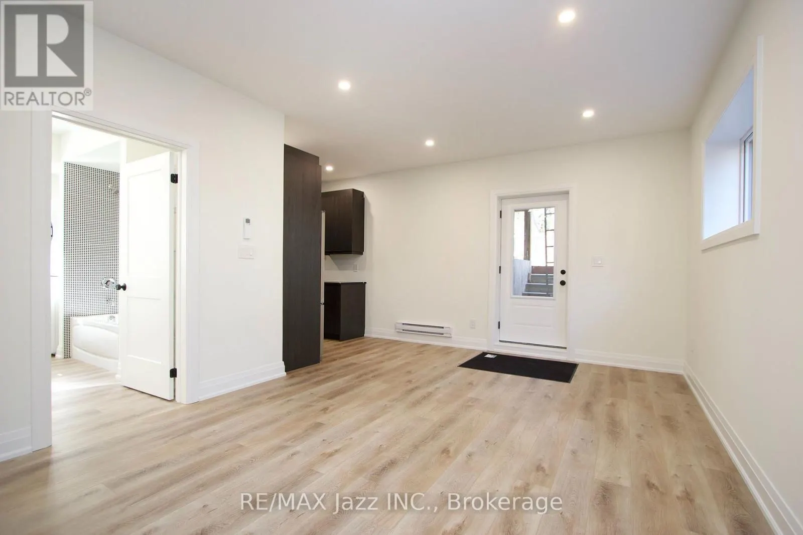 UPPER - 639 HORTOP STREET #UPPER