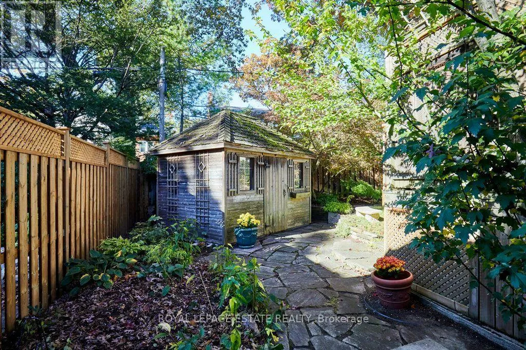 26 BINGHAM AVENUE