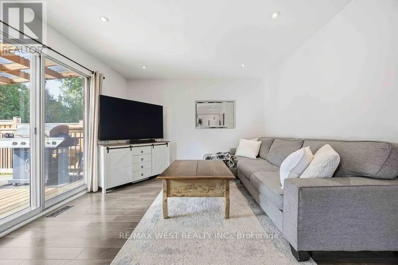 67 WOODSTONE PLACE