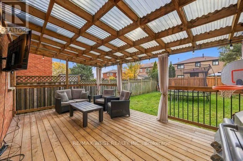 67 WOODSTONE PLACE