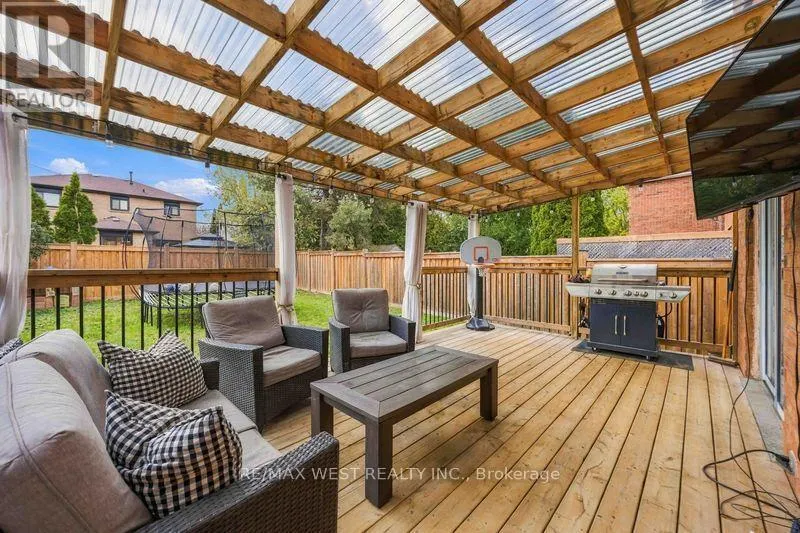 67 WOODSTONE PLACE