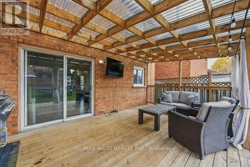67 WOODSTONE PLACE