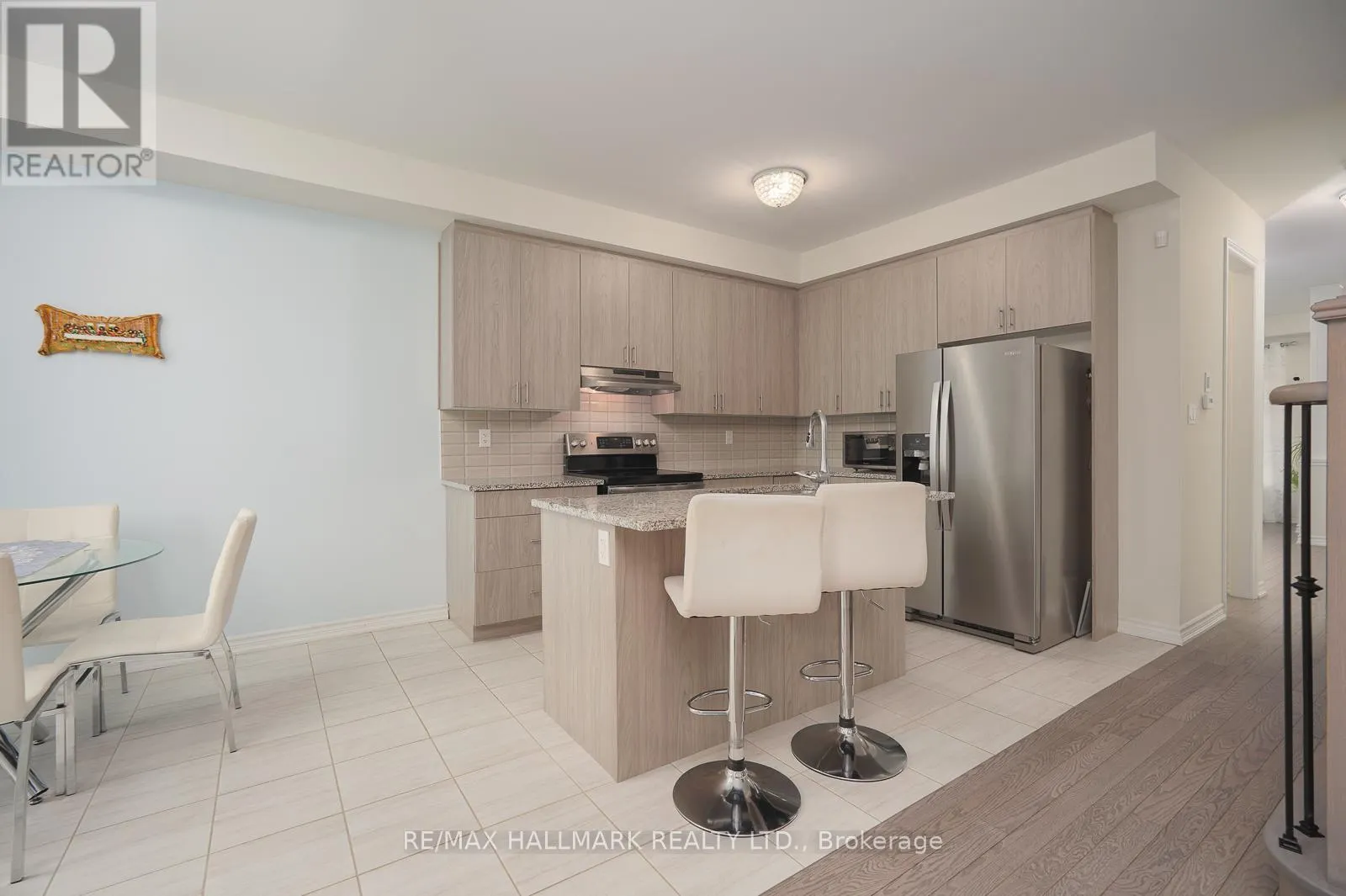 4 HICKLING LANE