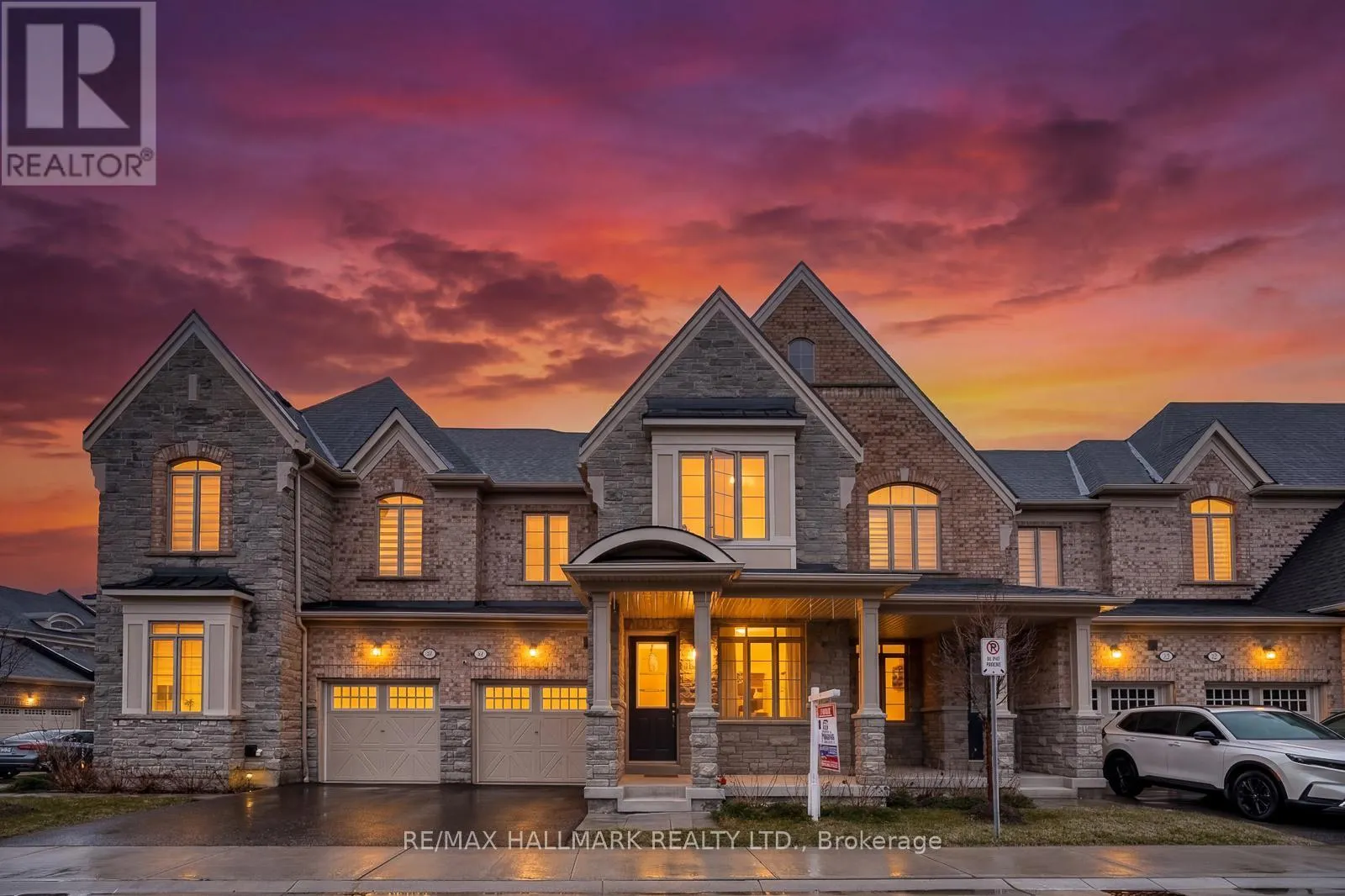 4 HICKLING LANE
