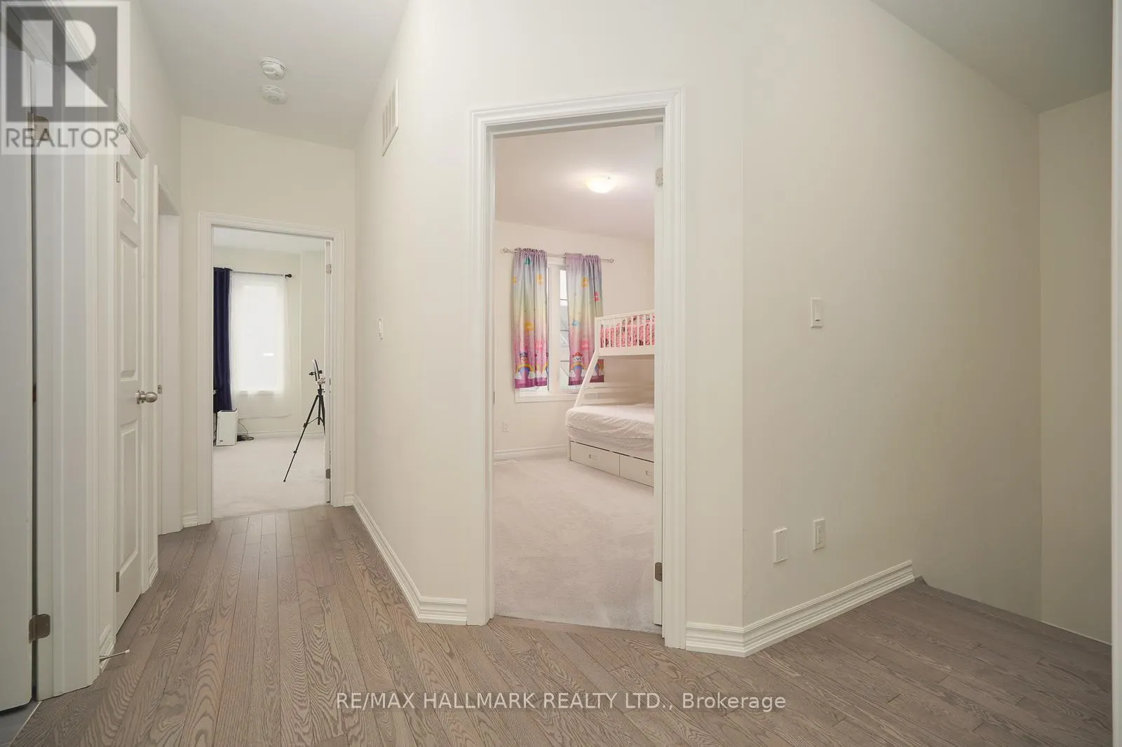 4 HICKLING LANE