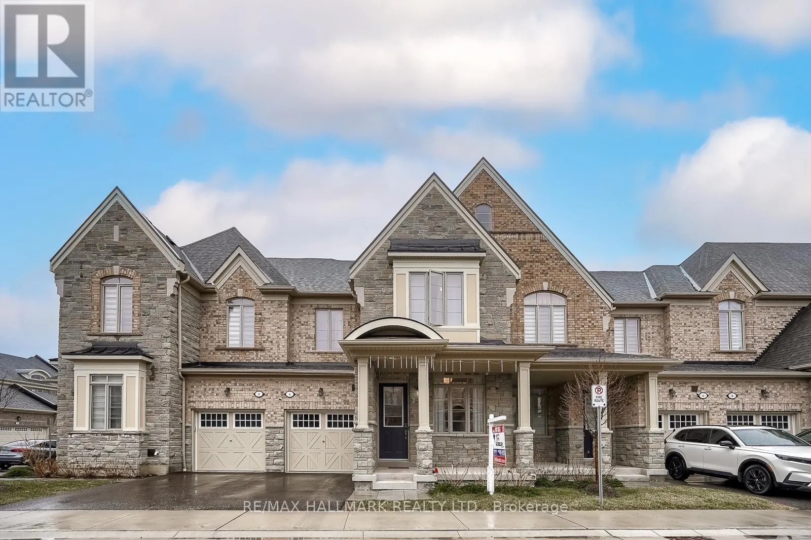 4 HICKLING LANE