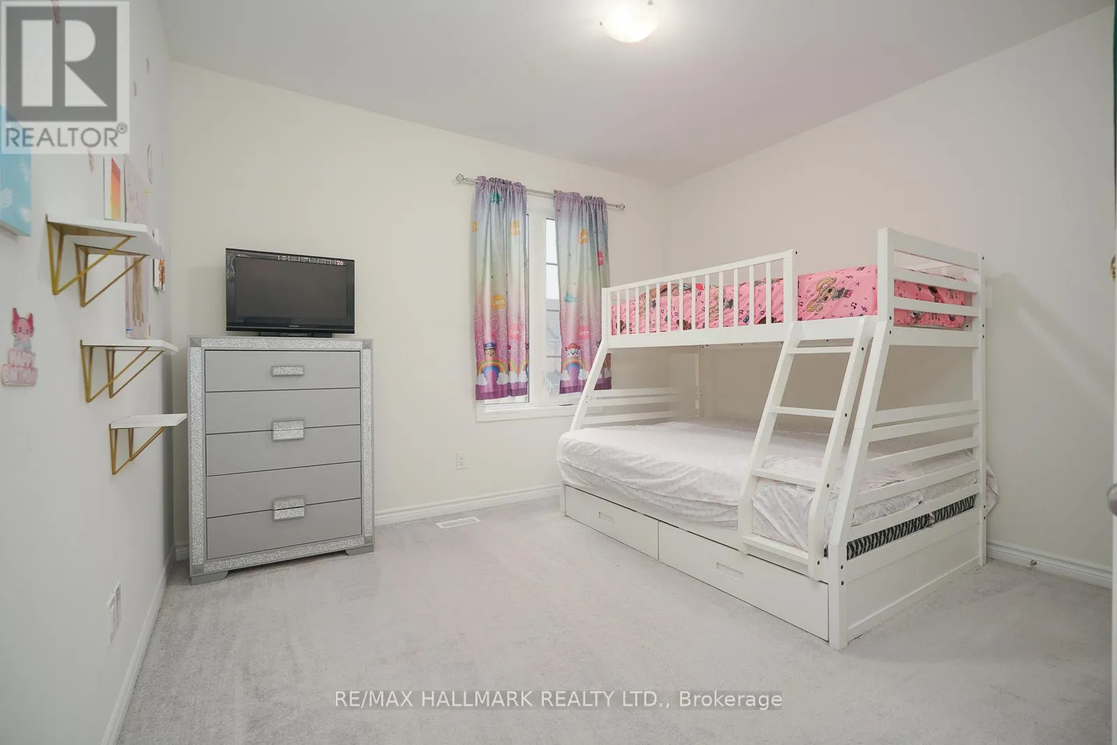 4 HICKLING LANE