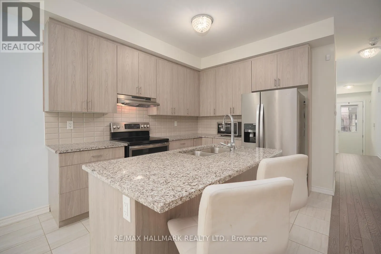 4 HICKLING LANE