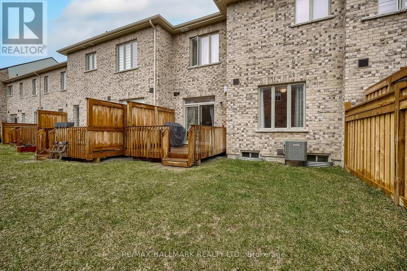 4 HICKLING LANE