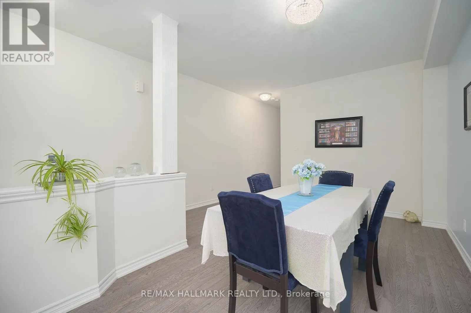 4 HICKLING LANE