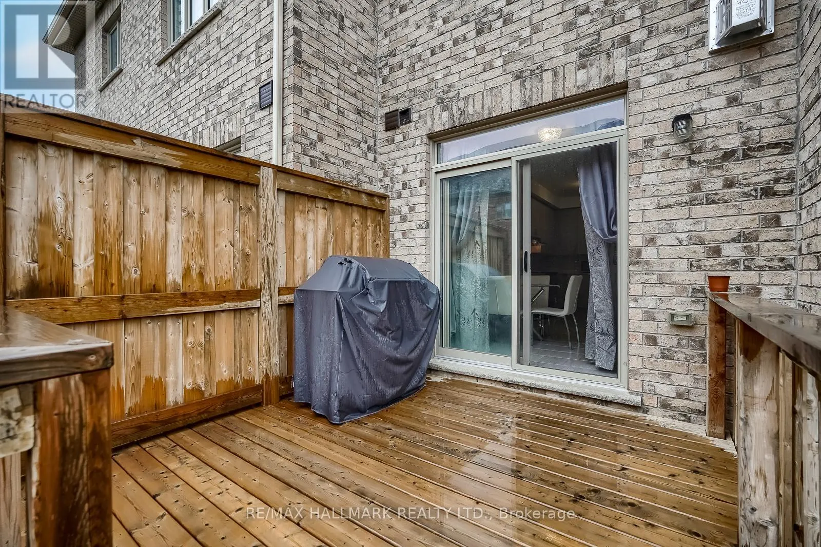 4 HICKLING LANE