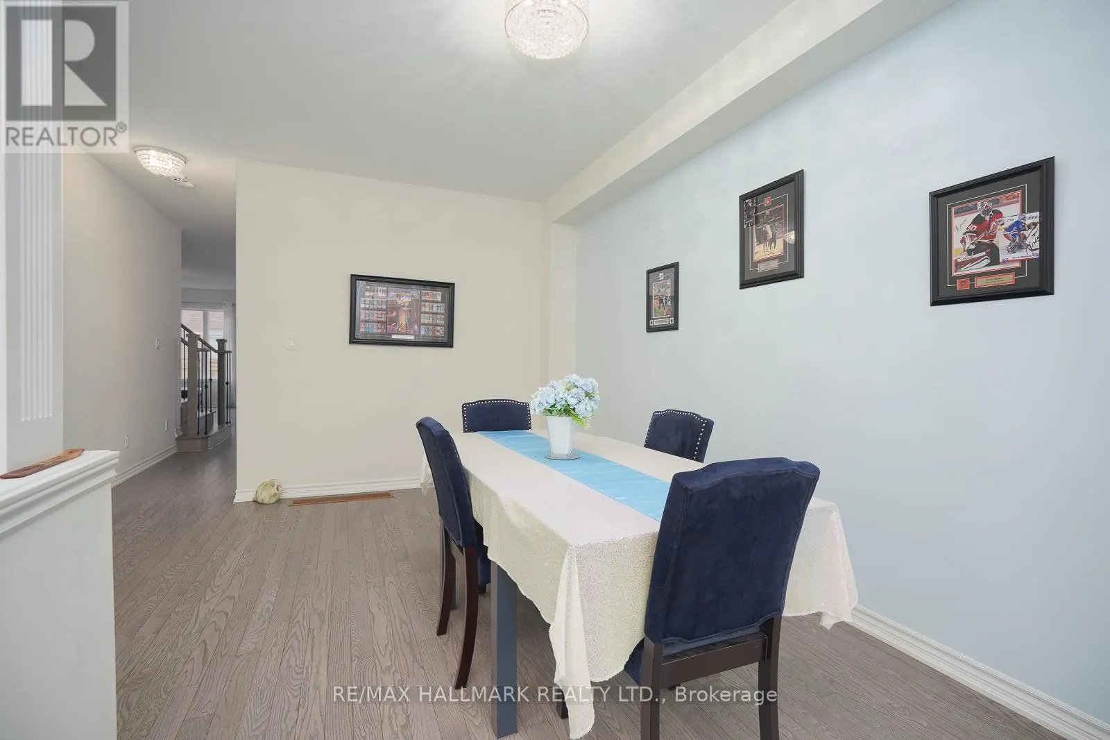 4 HICKLING LANE