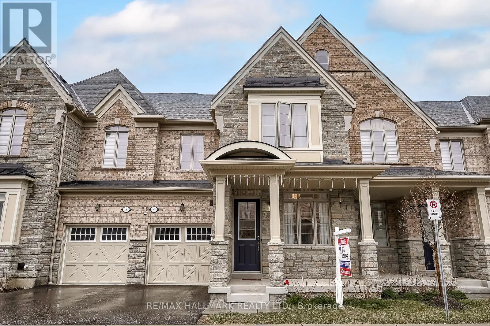 4 HICKLING LANE