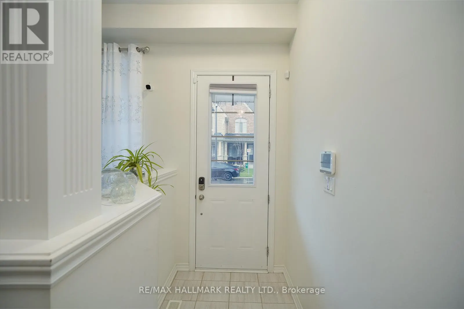 4 HICKLING LANE