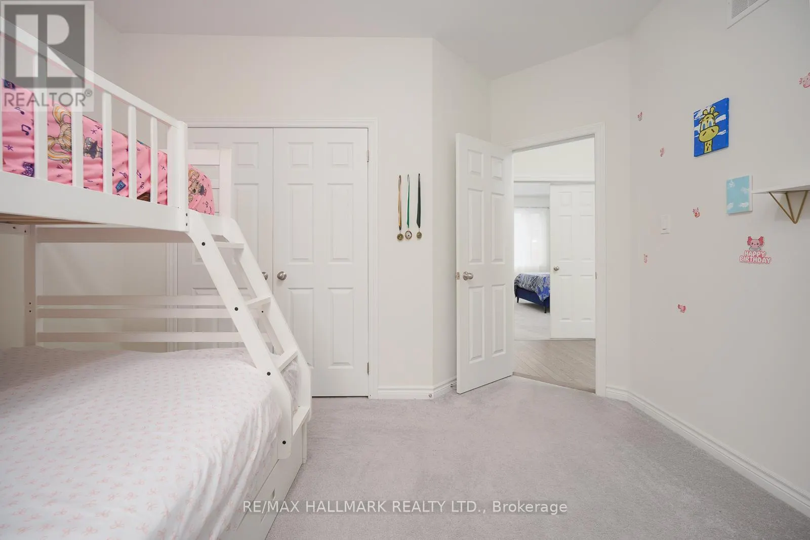 4 HICKLING LANE