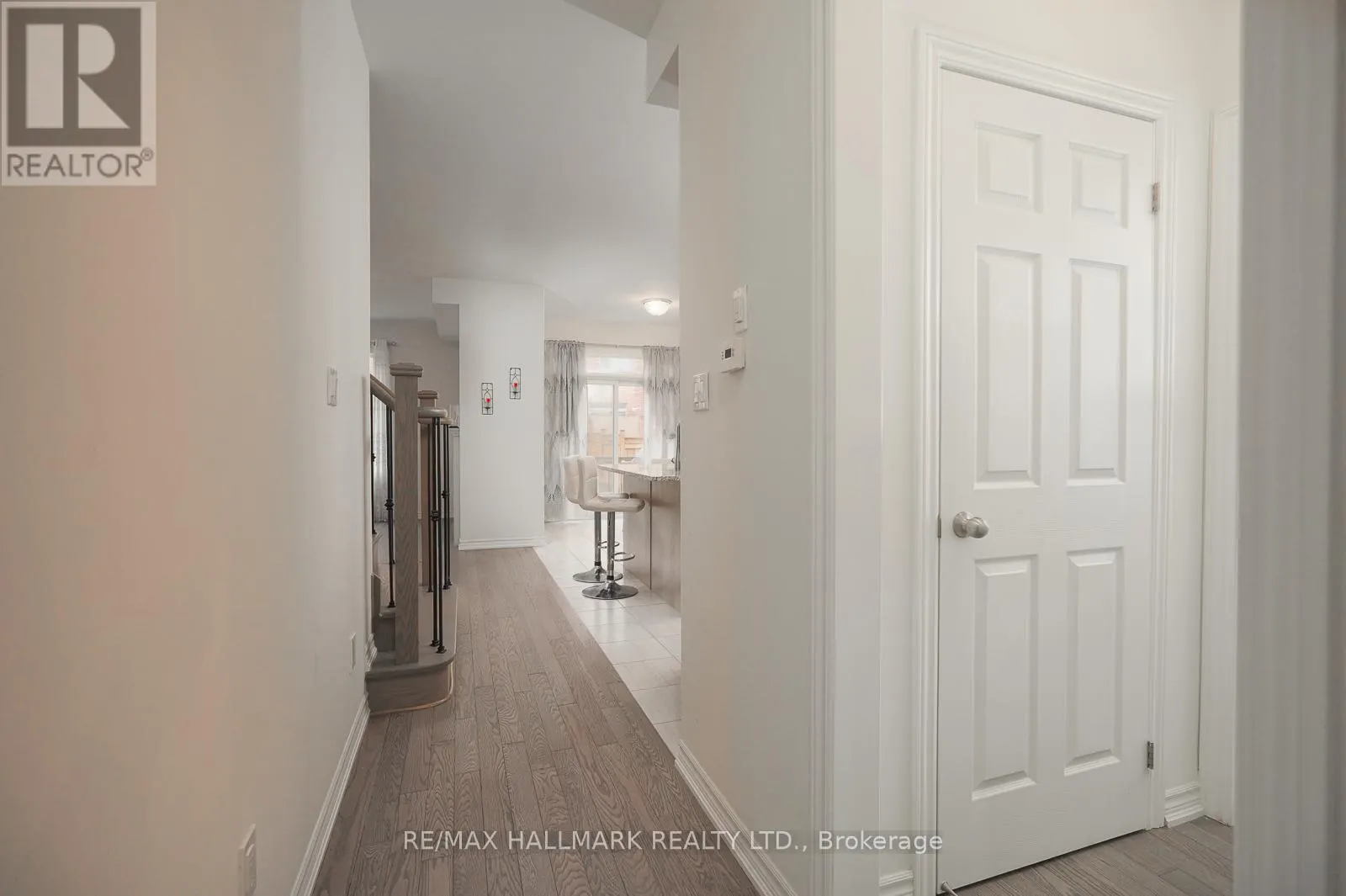 4 HICKLING LANE