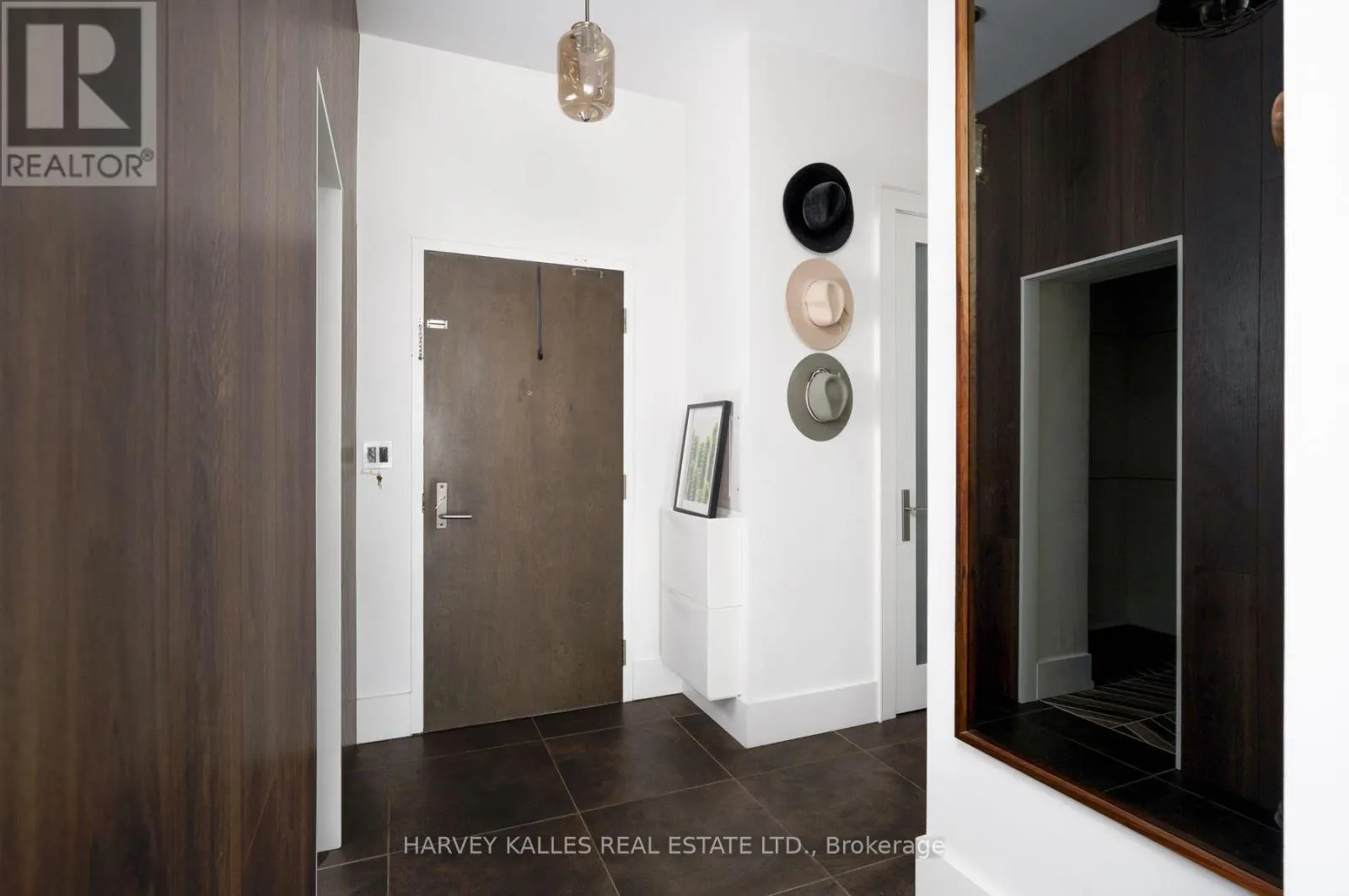 410 - 625 QUEEN STREET E