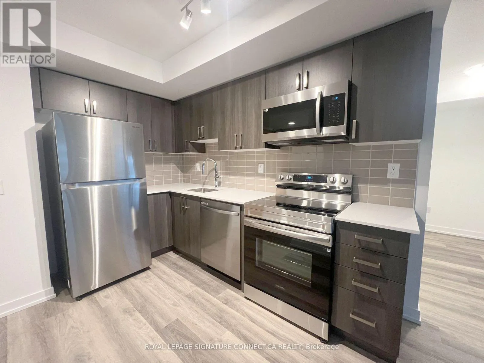 1005 - 1435 CELEBRATION DRIVE