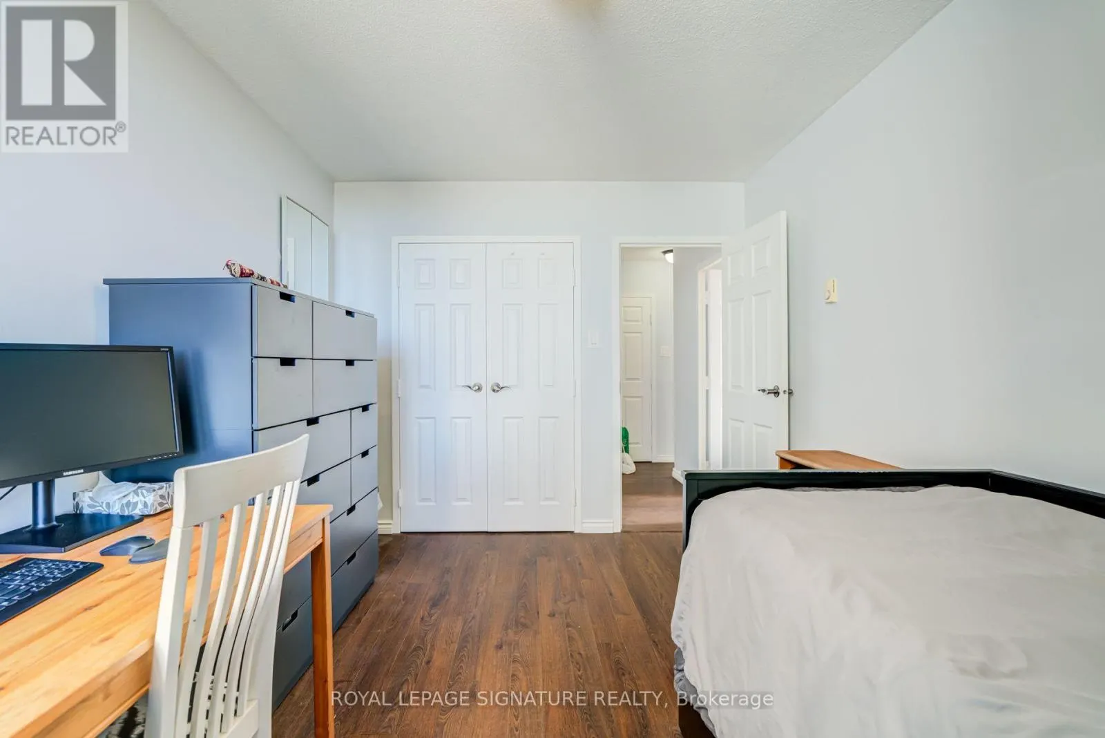 812 - 2550 PHARMACY AVENUE