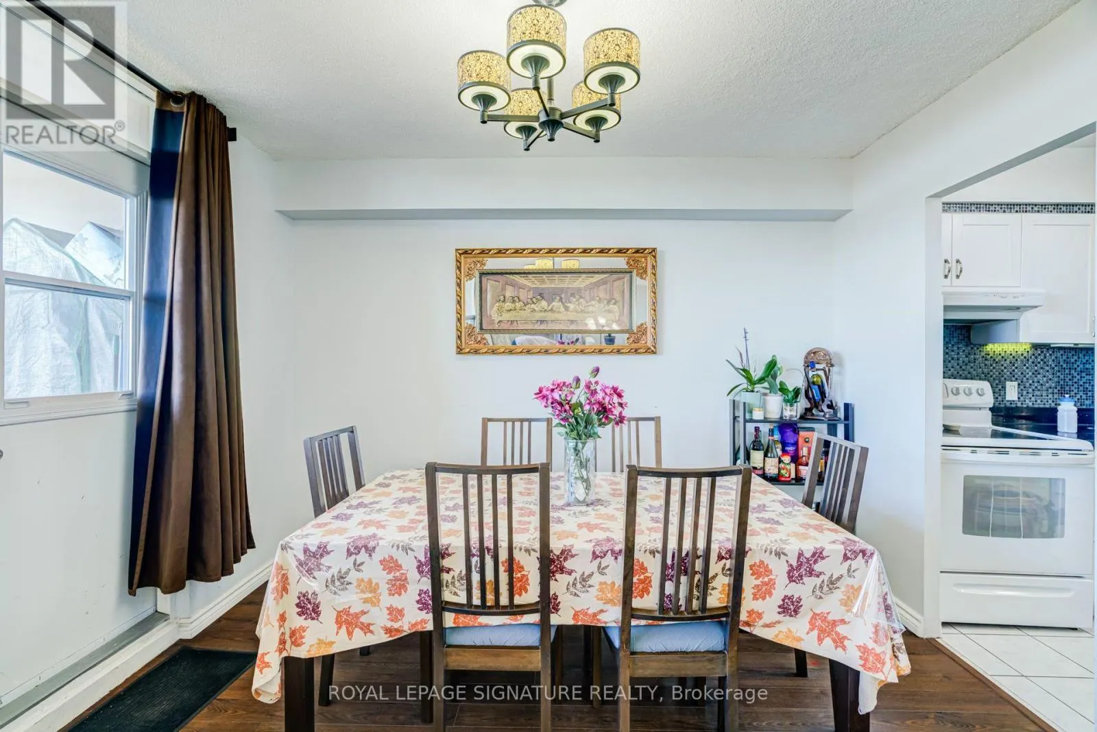812 - 2550 PHARMACY AVENUE