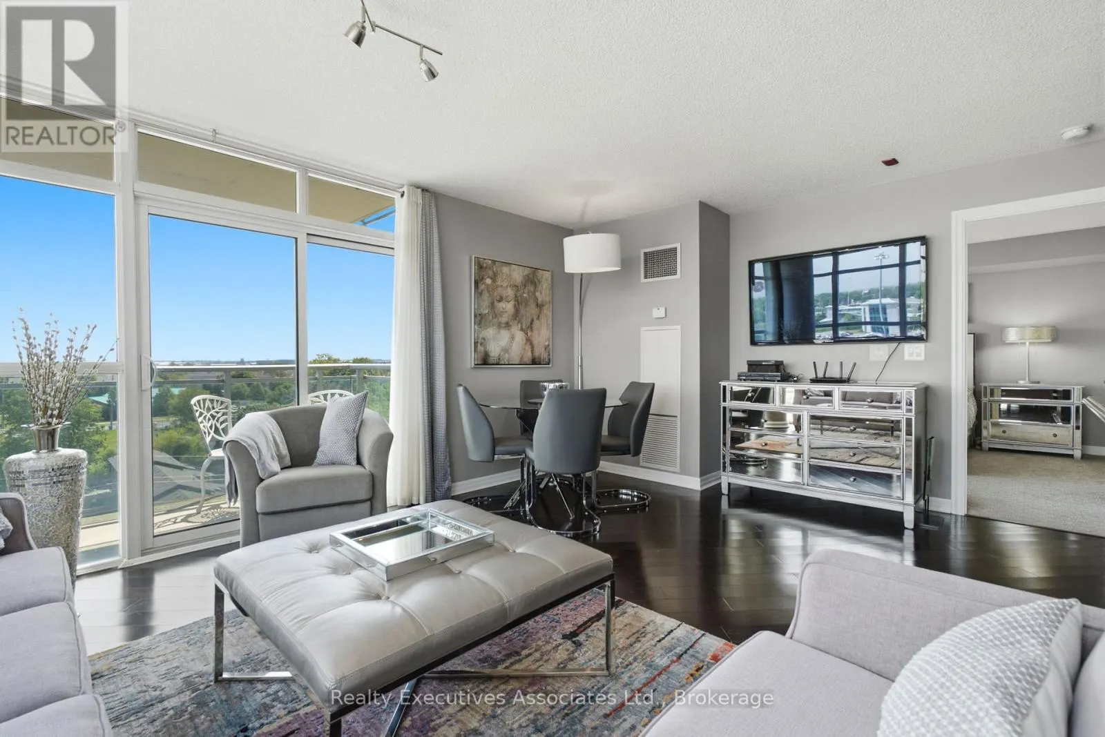 911 - 1600 CHARLES STREET #911