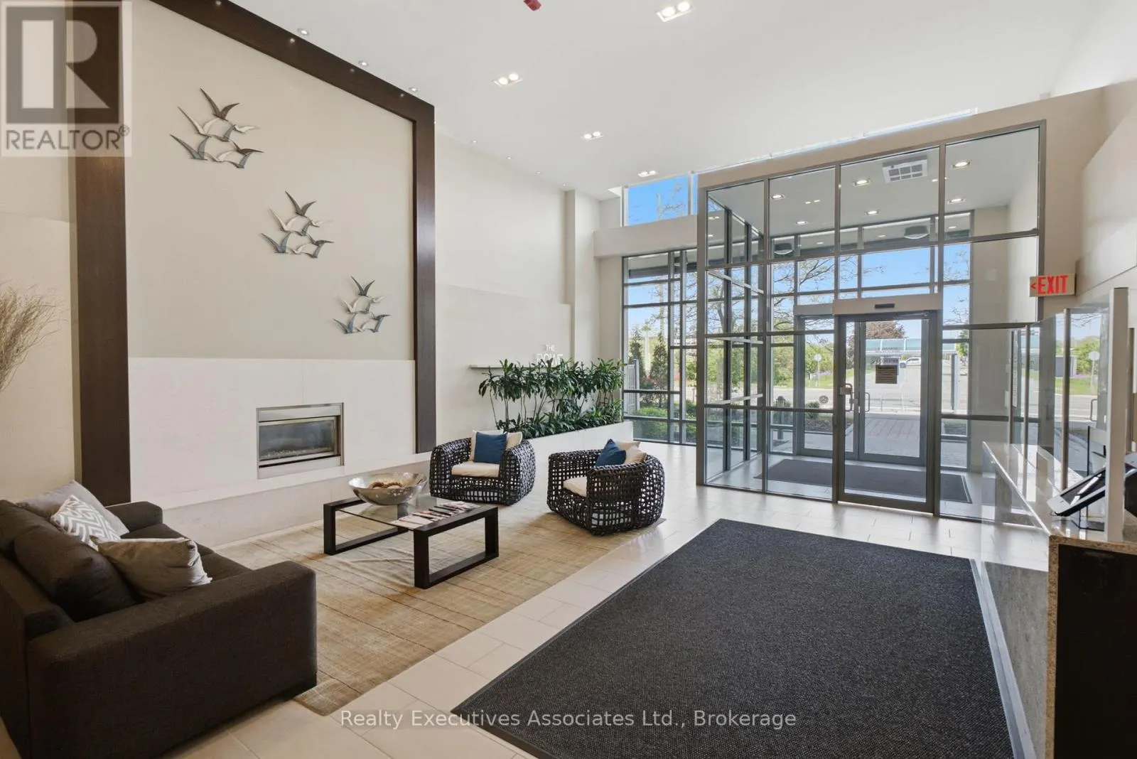 911 - 1600 CHARLES STREET #911
