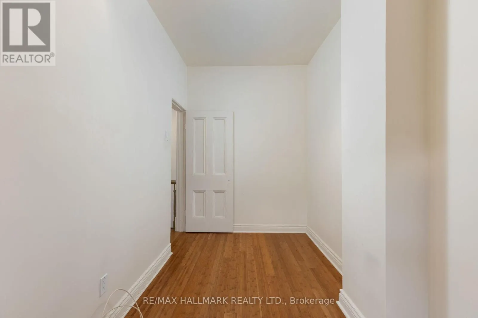 10 WOODGREEN PLACE