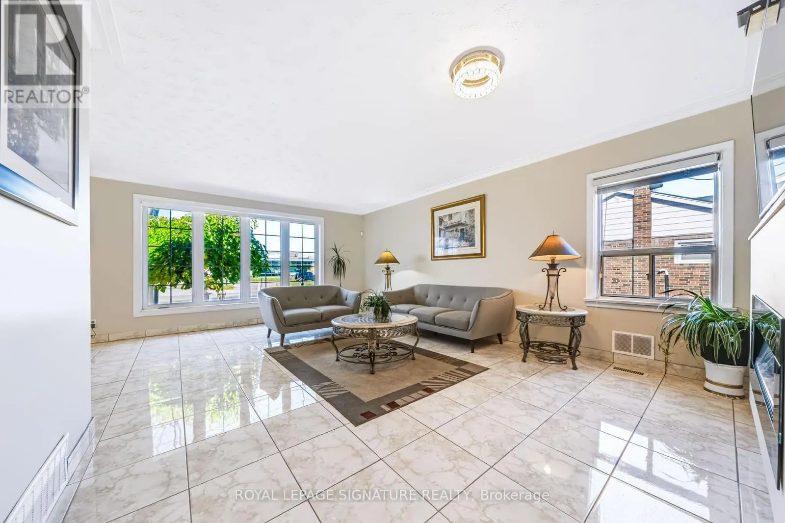 1377 BIRCHMOUNT ROAD