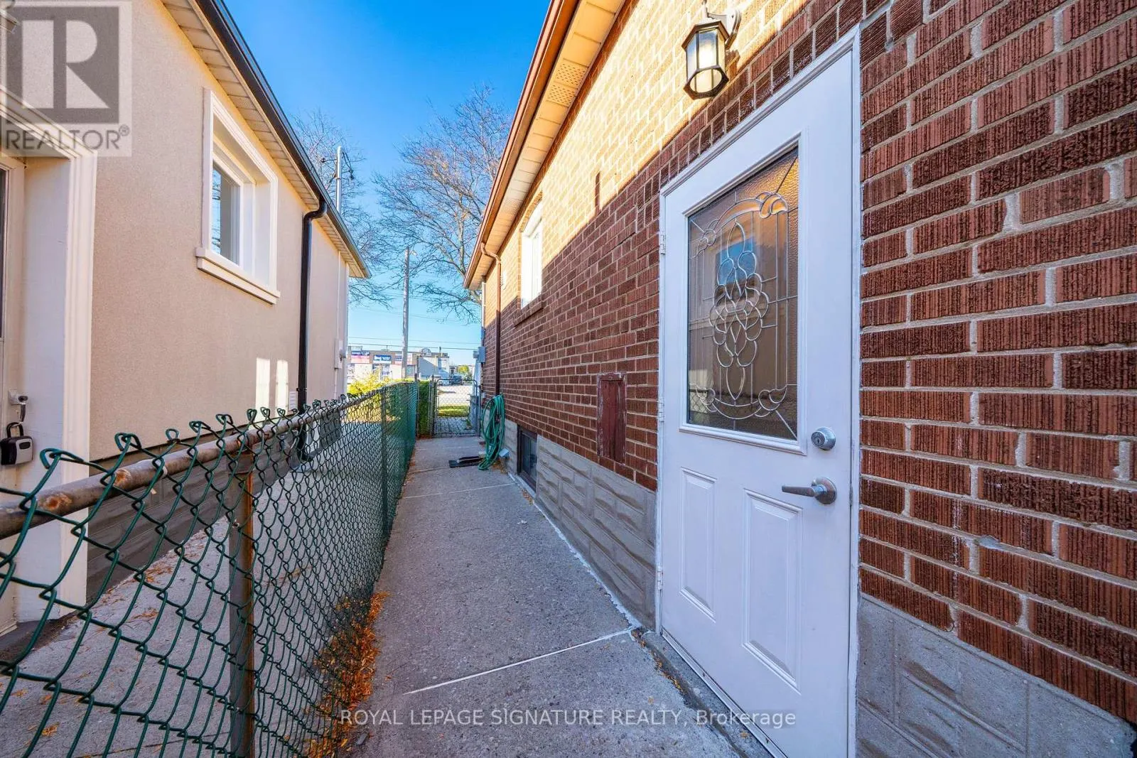 1377 BIRCHMOUNT ROAD