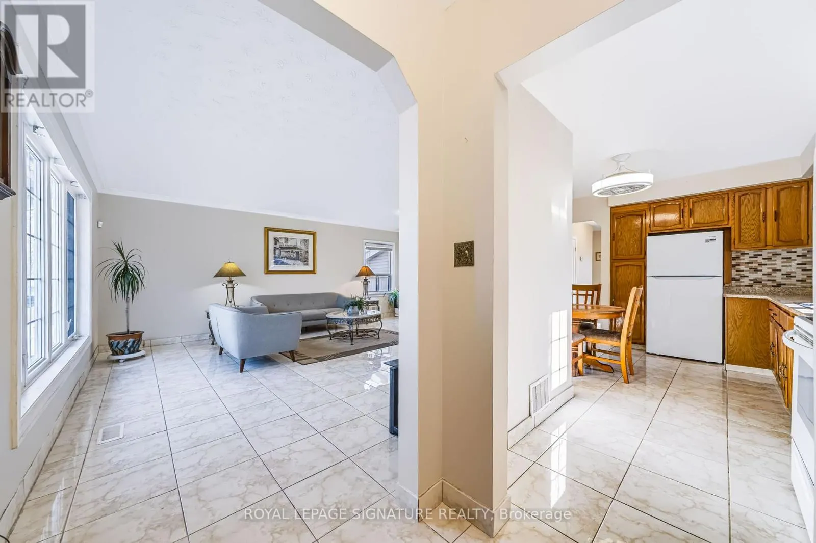 1377 BIRCHMOUNT ROAD