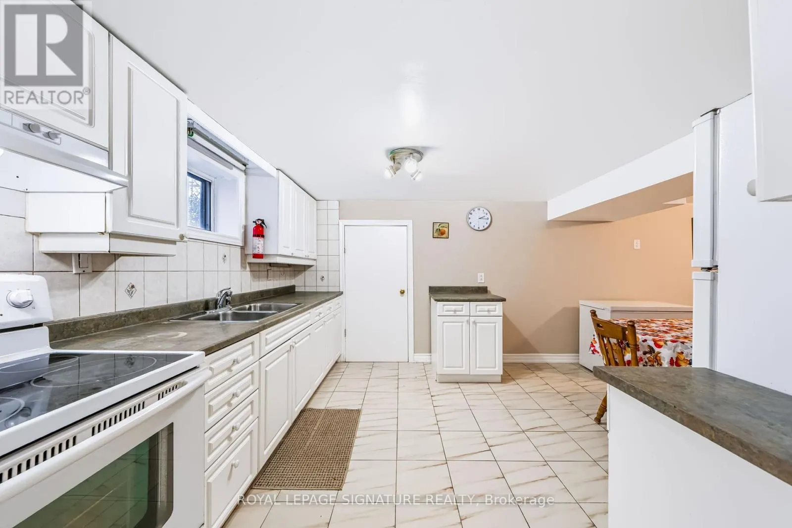1377 BIRCHMOUNT ROAD