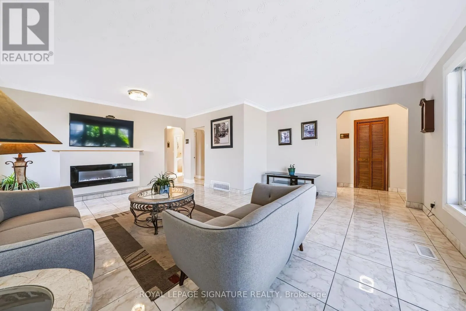 1377 BIRCHMOUNT ROAD