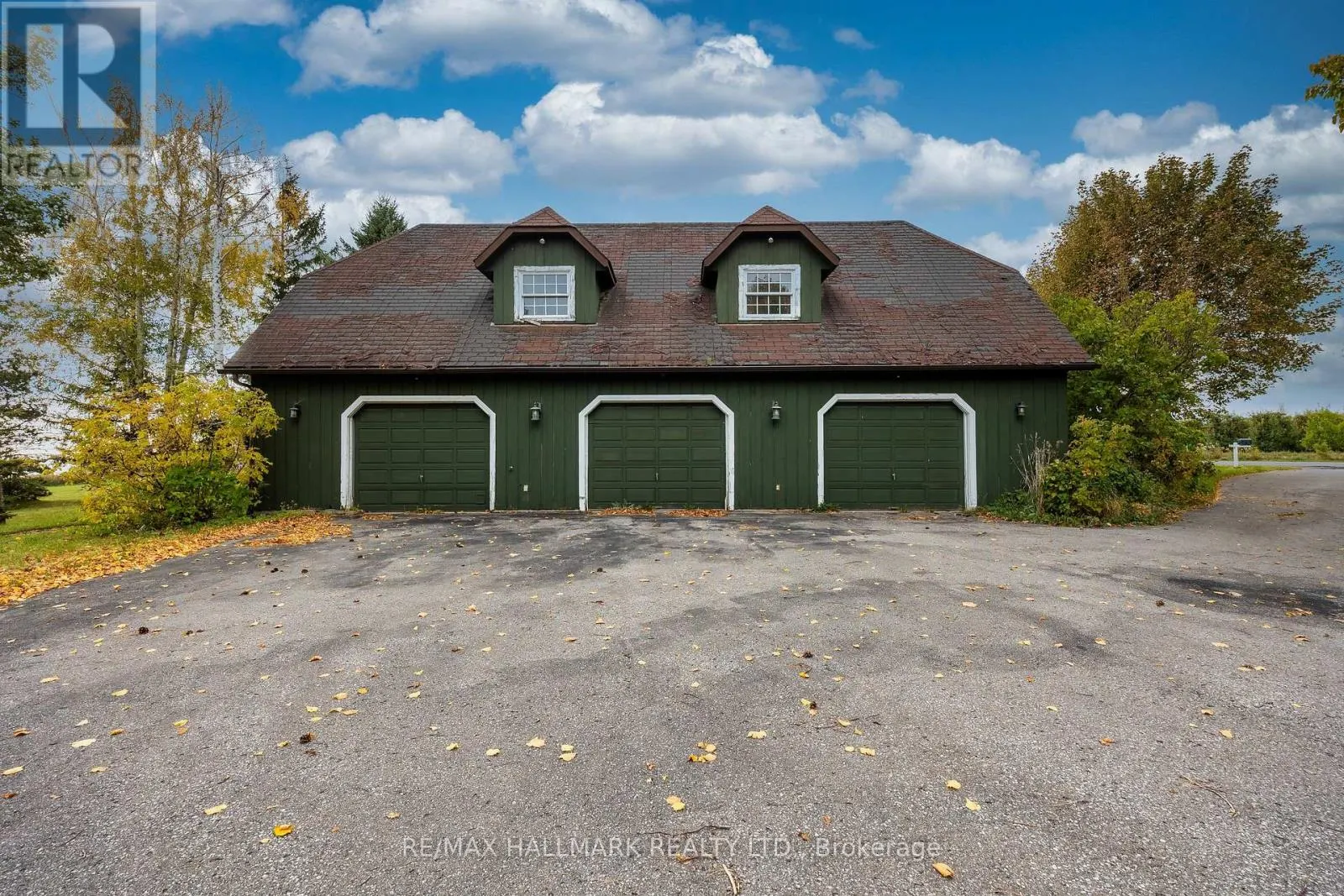 3741 LAKESHORE ROAD E