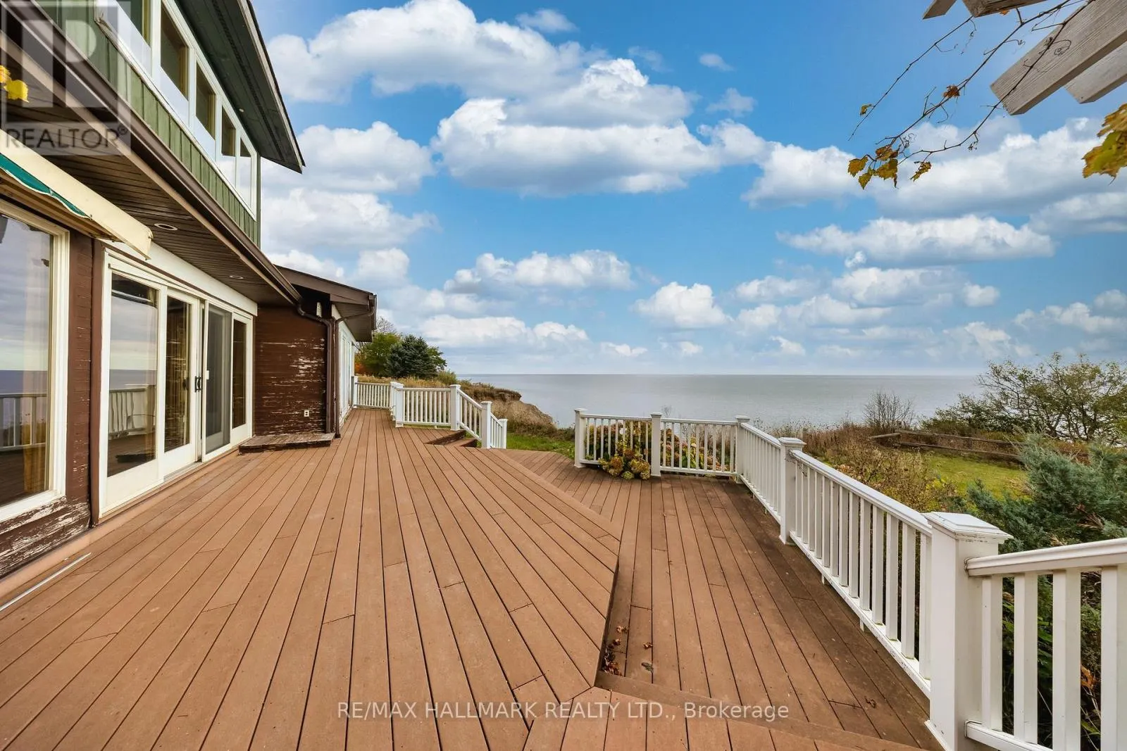 3741 LAKESHORE ROAD E