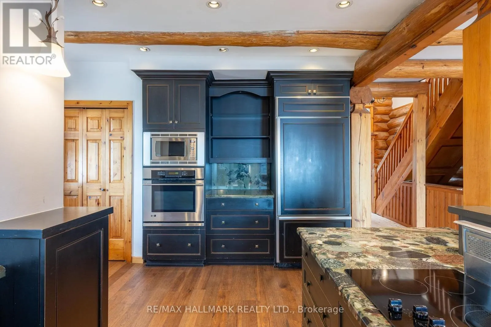 3741 LAKESHORE ROAD E