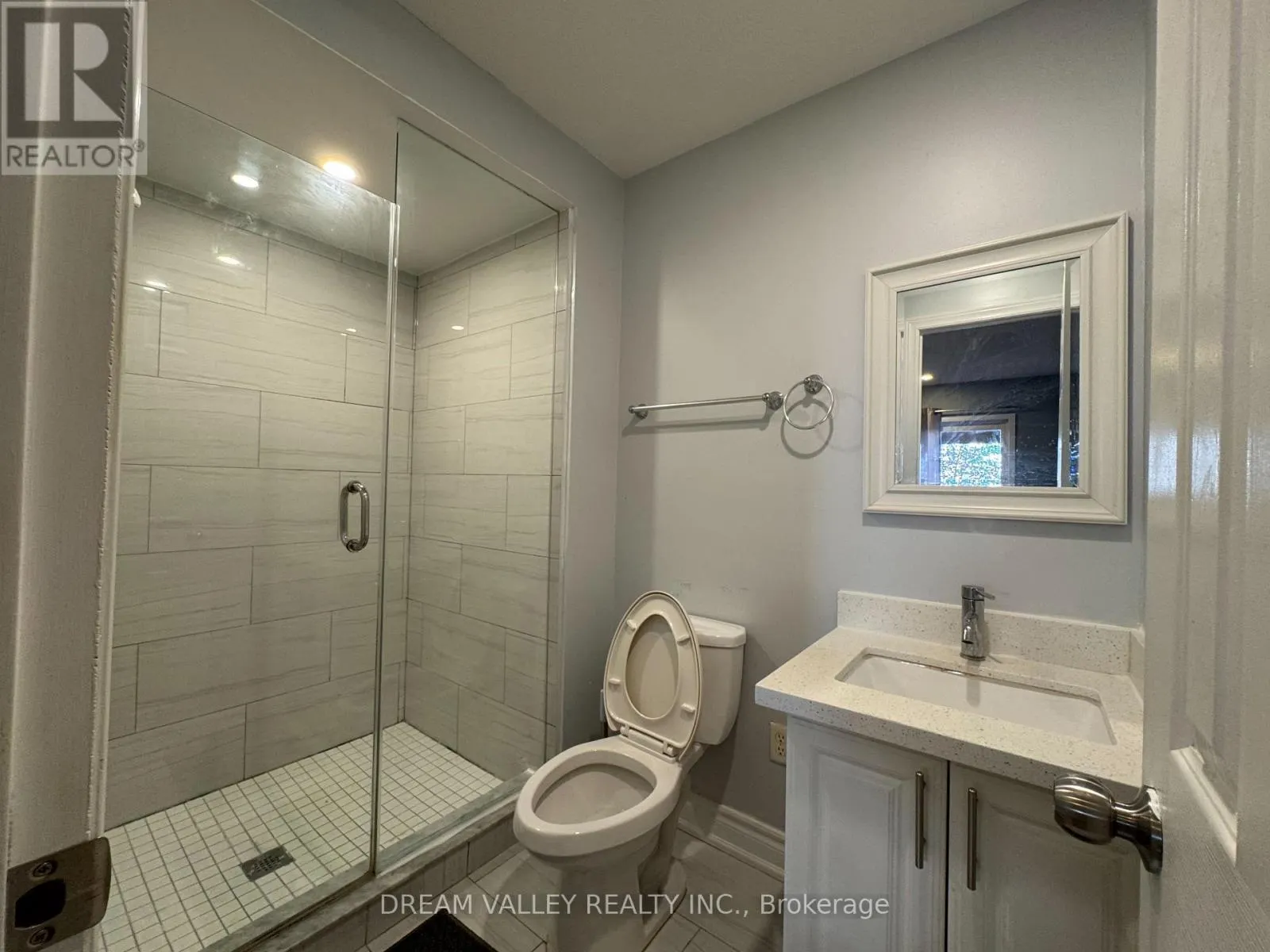 MAIN - 18 WILKES CRESCENT