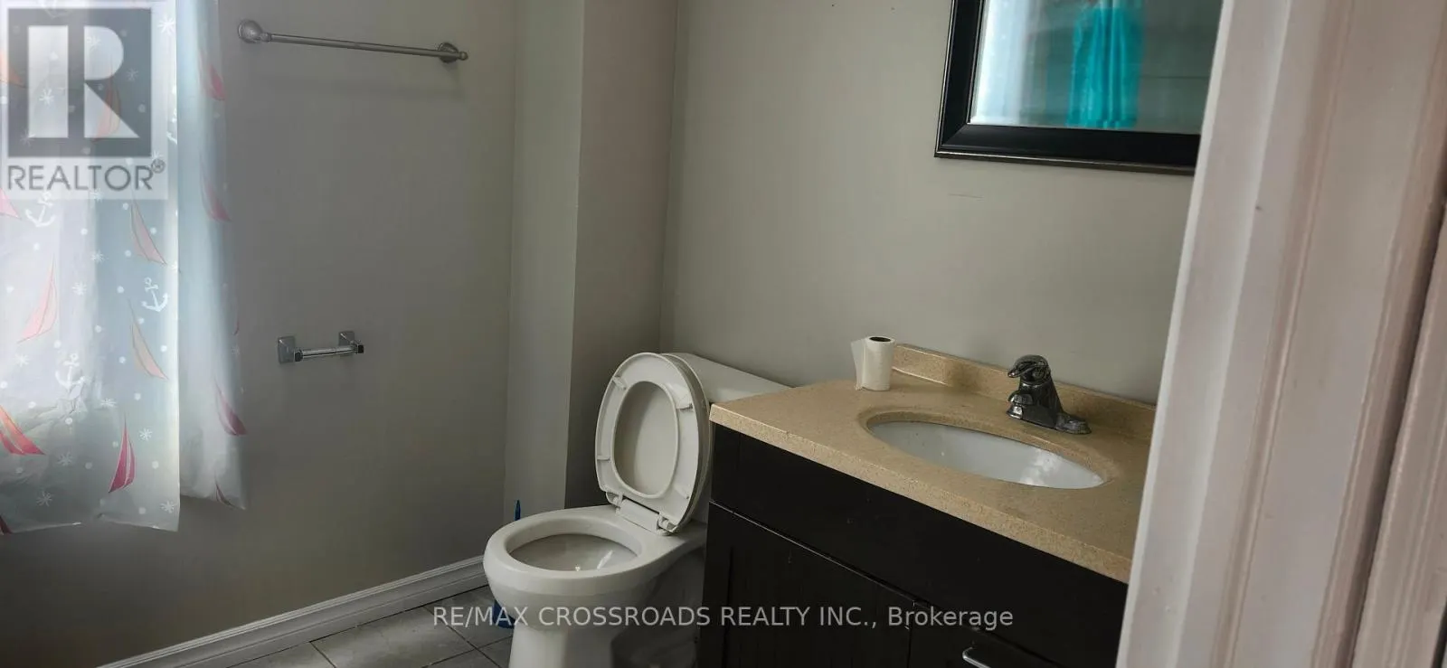 FRONT UNIT-MAIN FLOOR - 220 MCNAUGHTON AVENUE